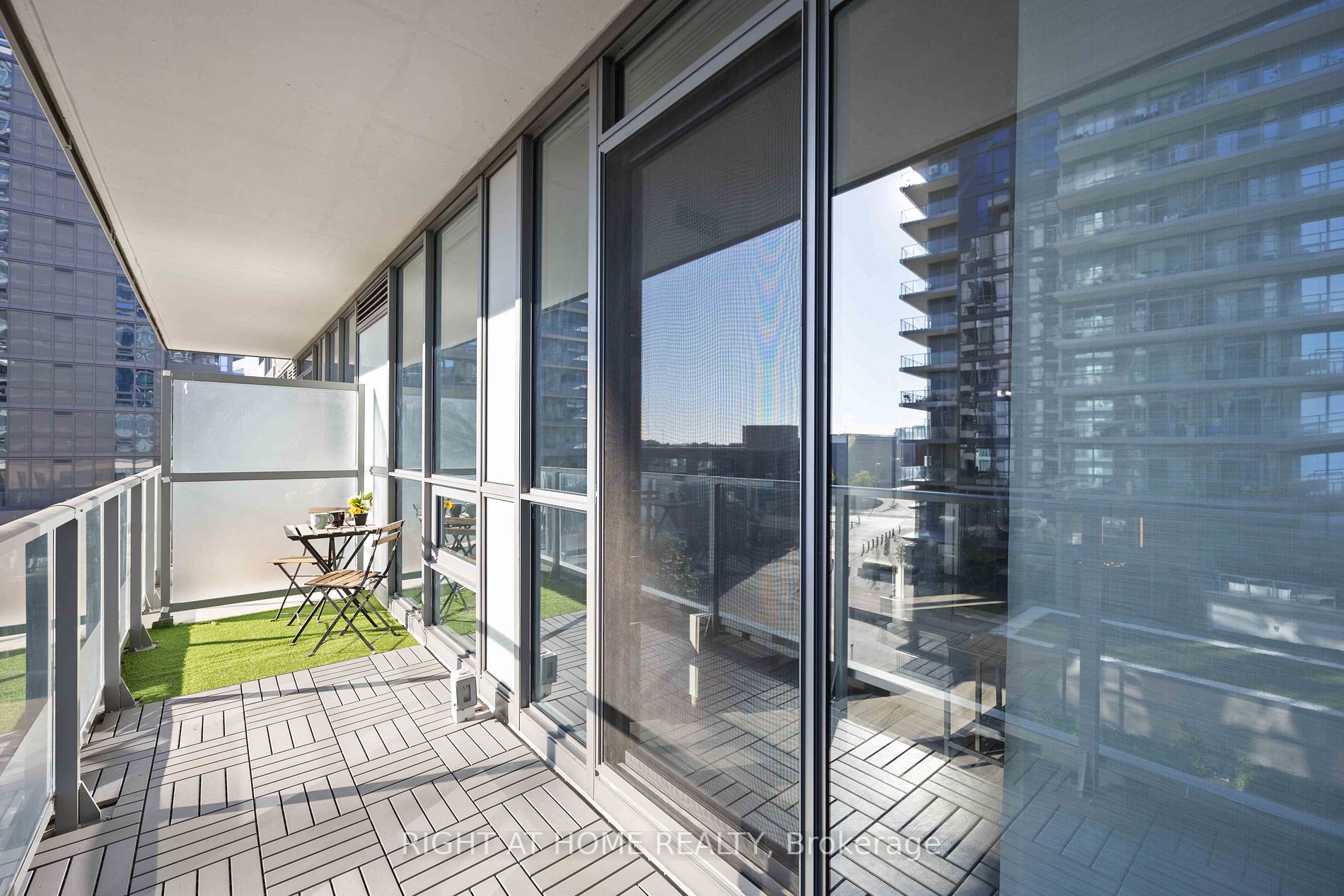 52 Forest Manor Rd, #406