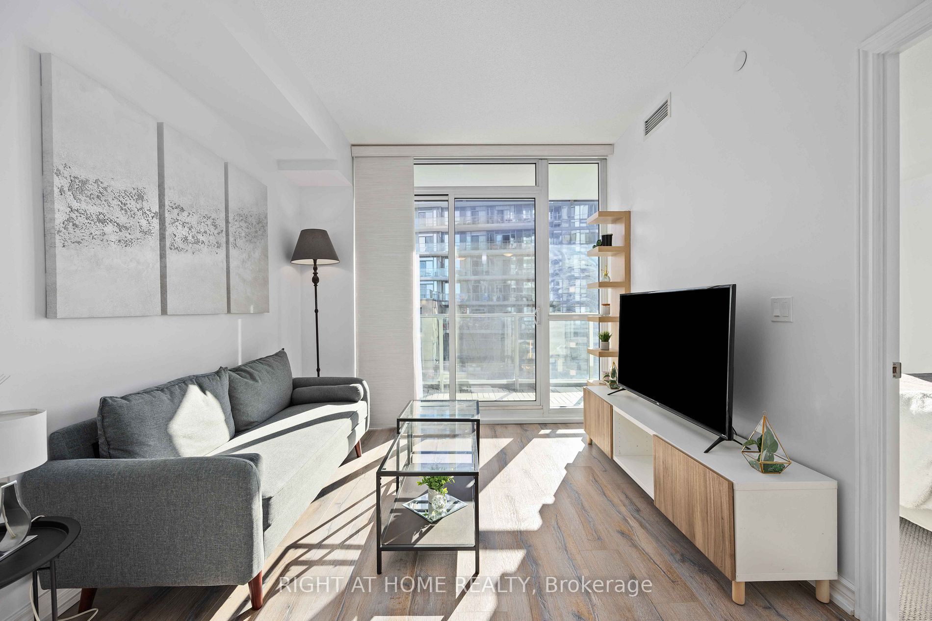 52 Forest Manor Rd, #406