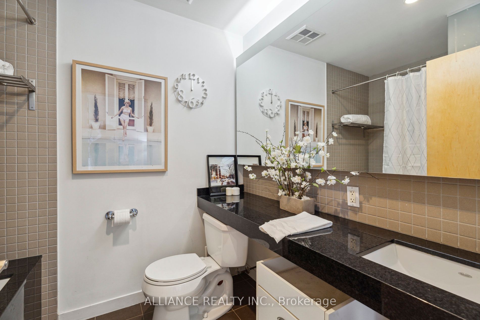 1 Shaw St, #927