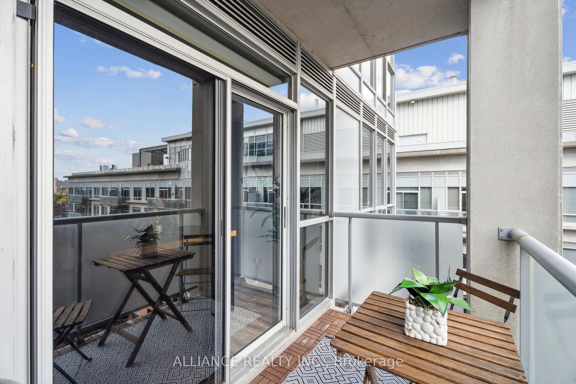 1 Shaw St, #927