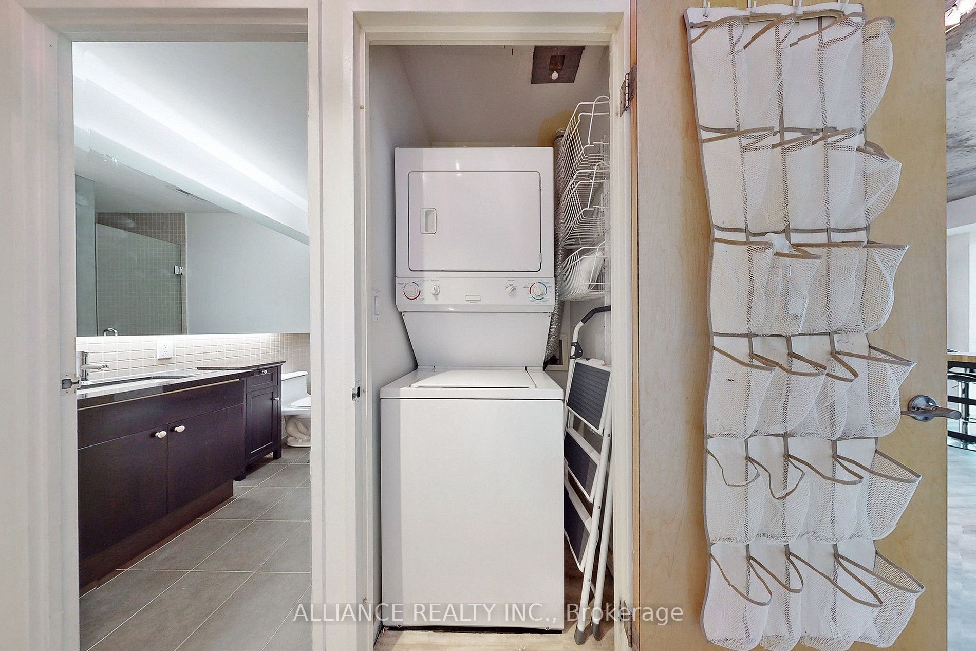 1 Shaw St, #927