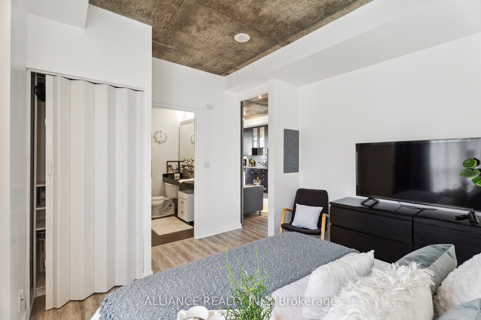 1 Shaw St, #927
