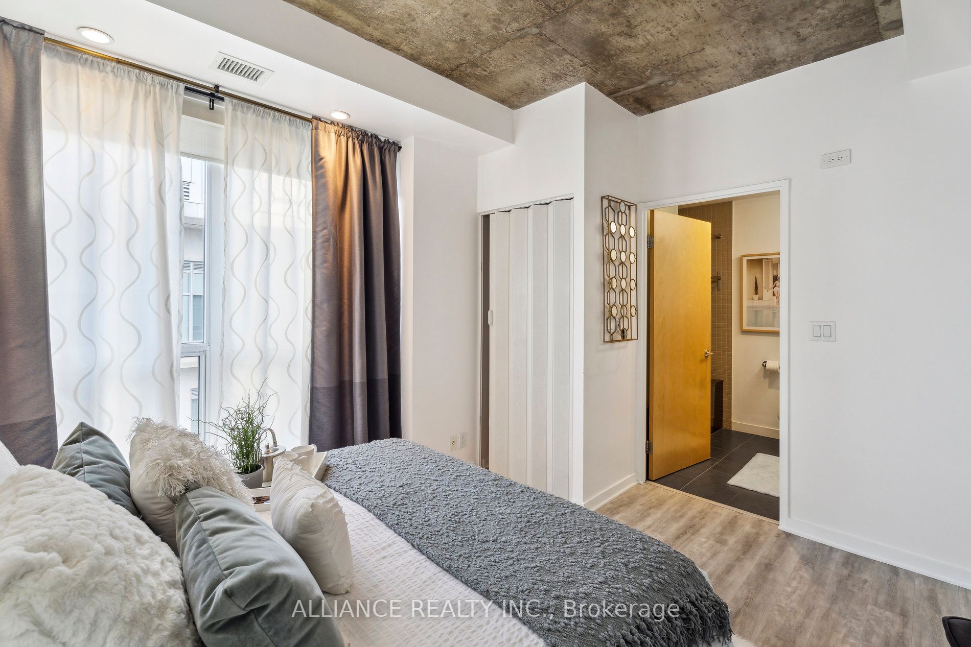 1 Shaw St, #927