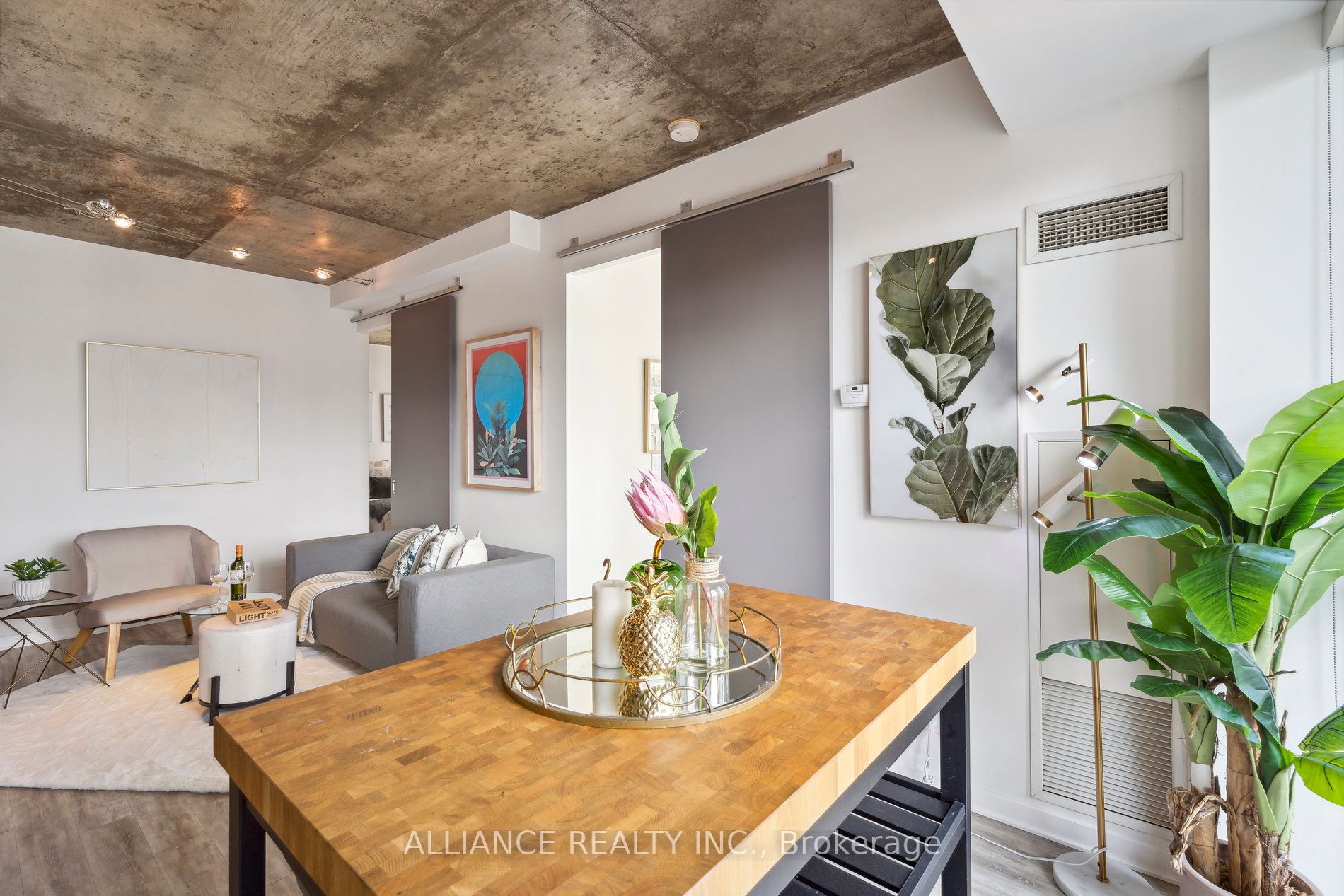 1 Shaw St, #927