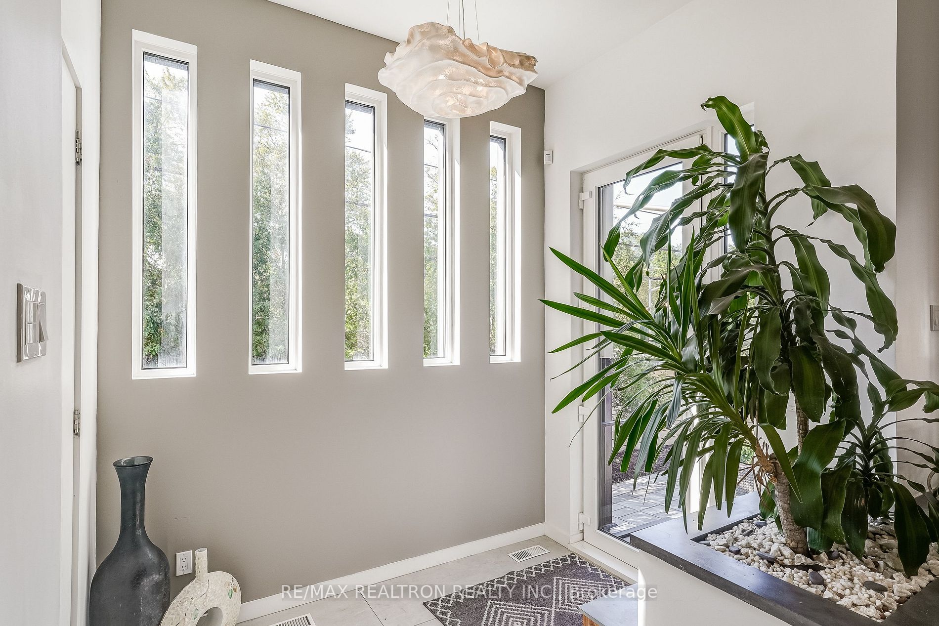 87 Otonabee Ave