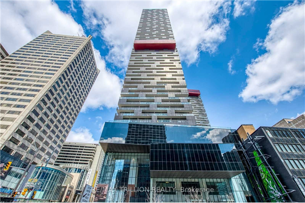 8 Eglinton Ave E, Toronto