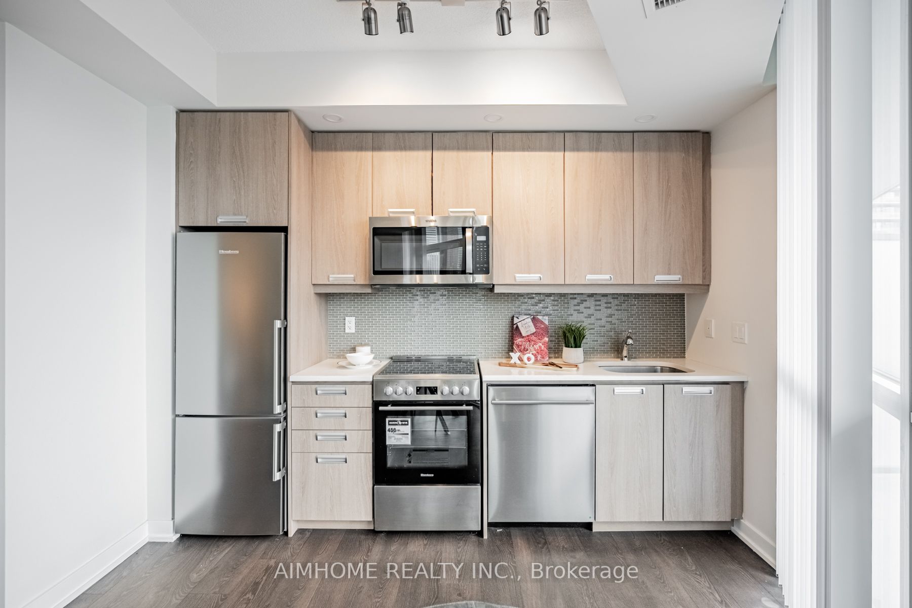 99 John St, #2809