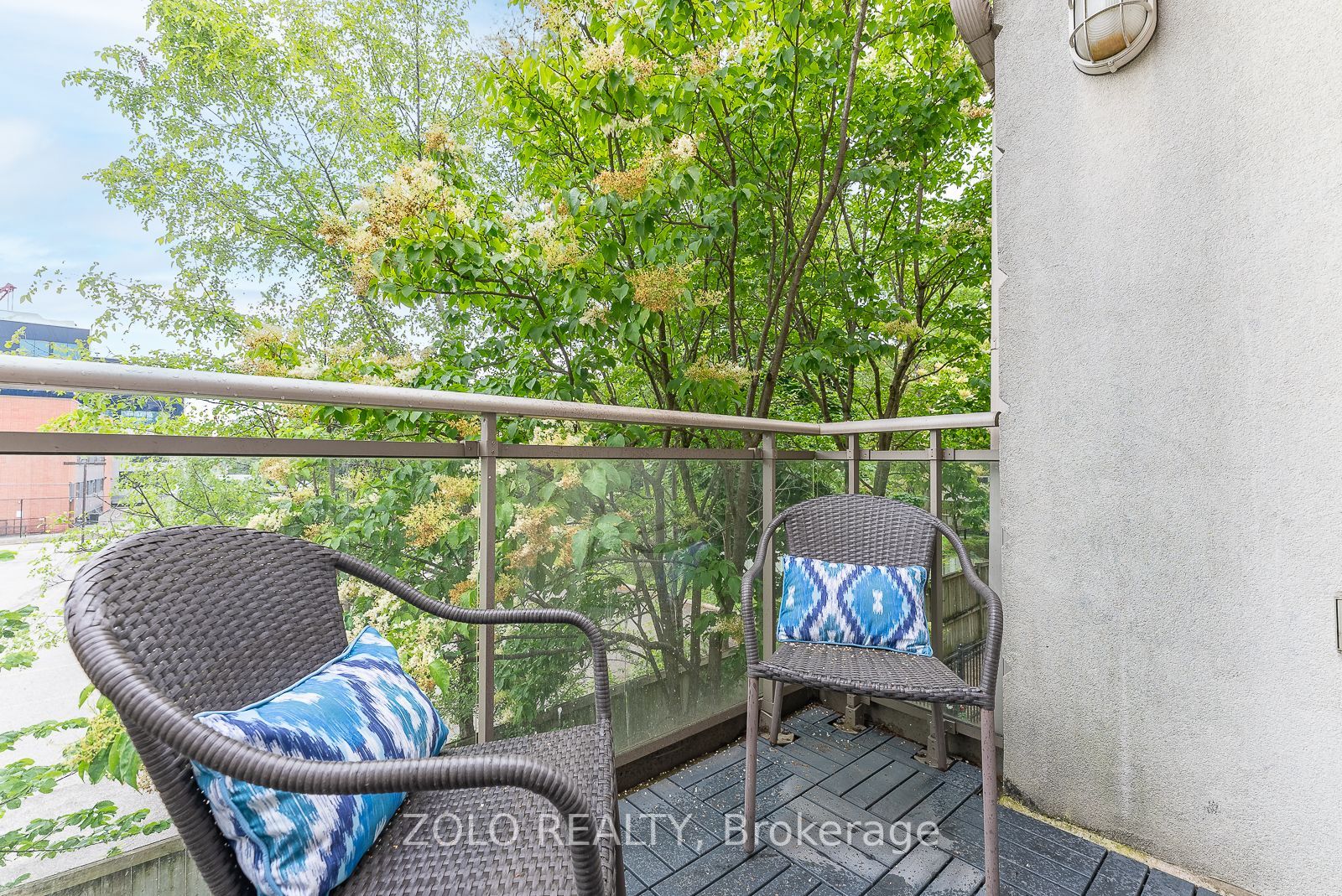 9 Greenbriar Rd, #210
