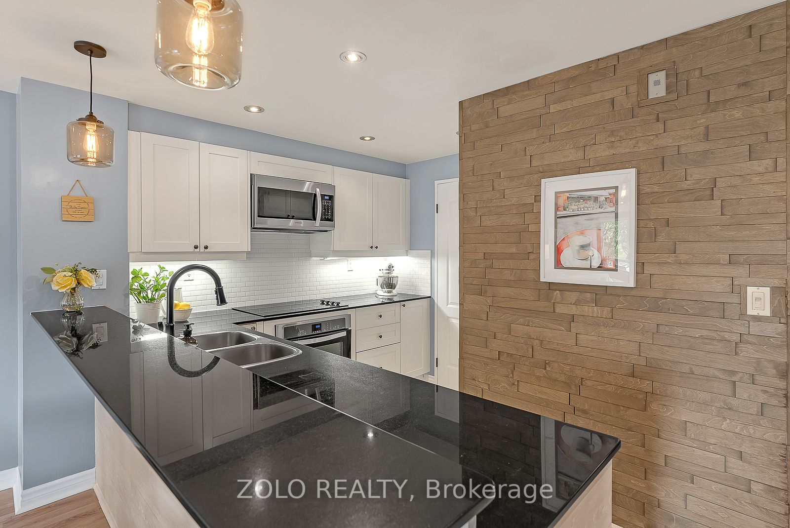 9 Greenbriar Rd, #210