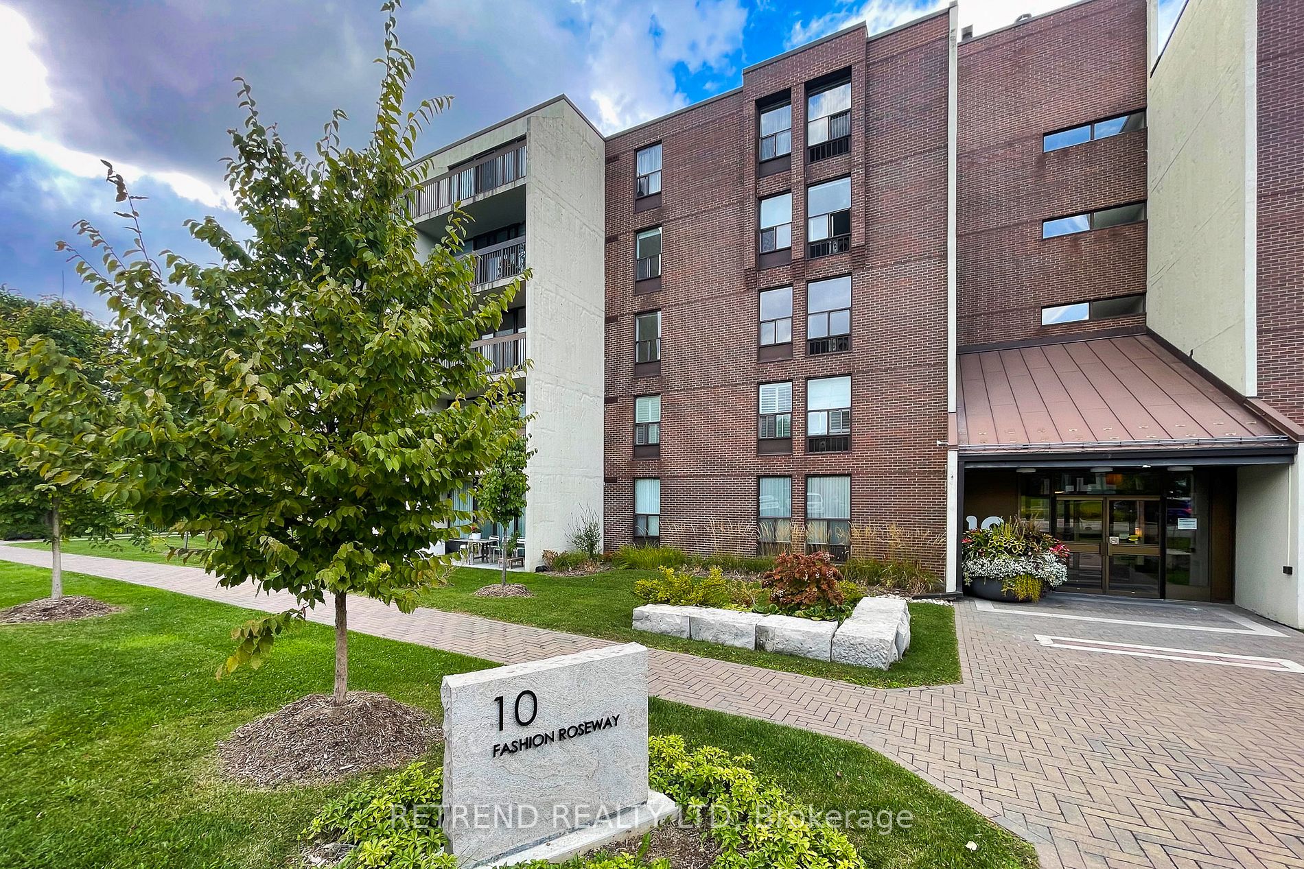 10 Fashion Rose Way, #403N