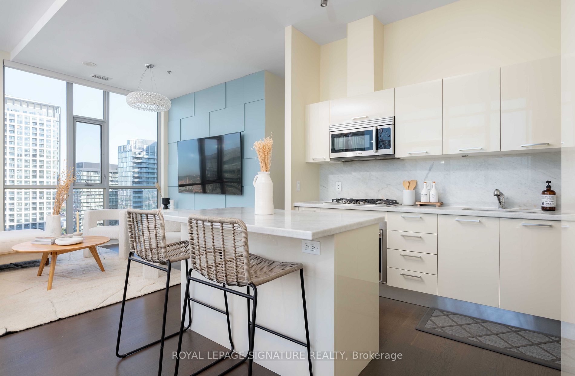 375 King St W, #Ph3508