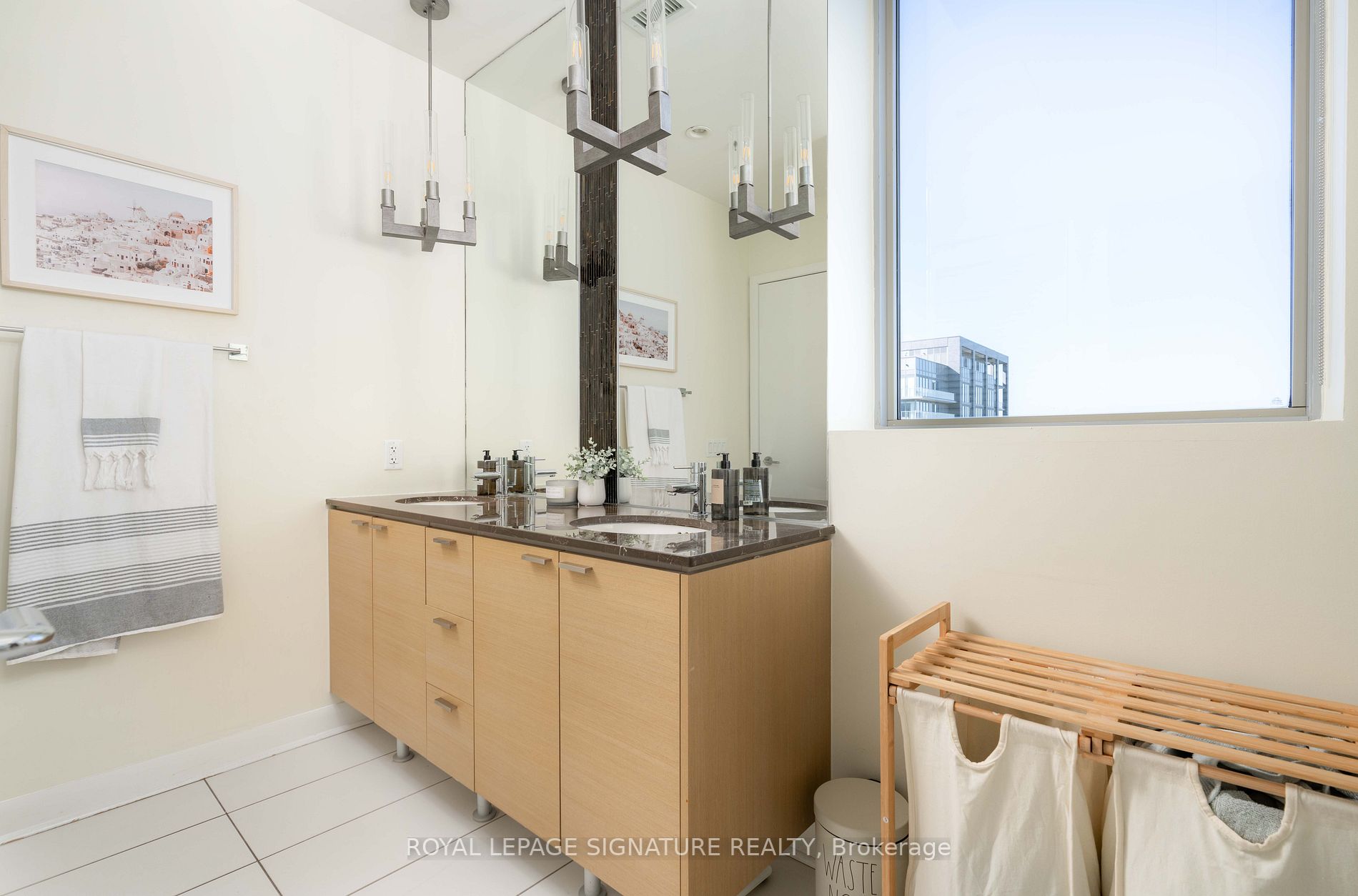 375 King St W, #Ph3508