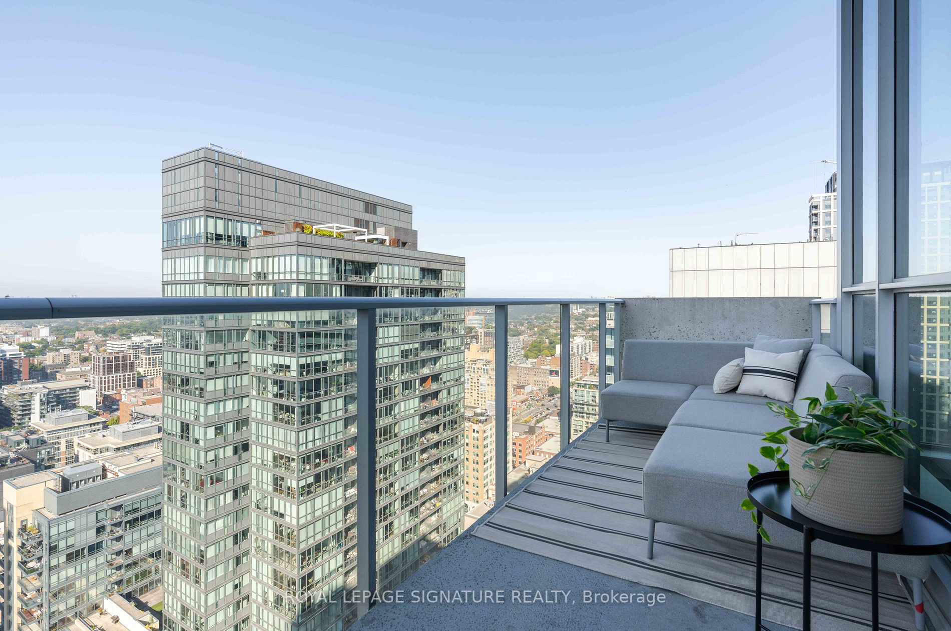 375 King St W, #Ph3508