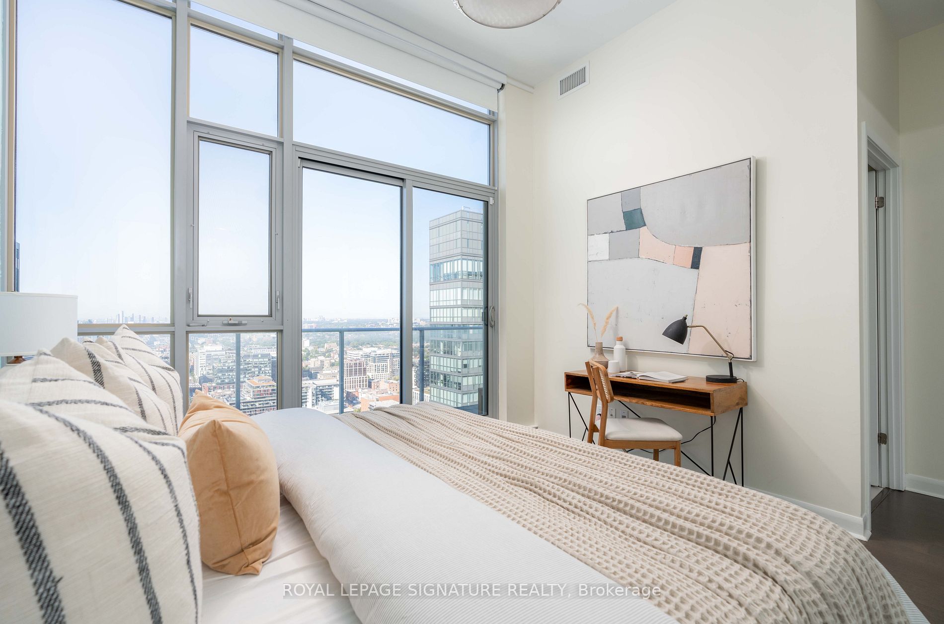 375 King St W, #Ph3508