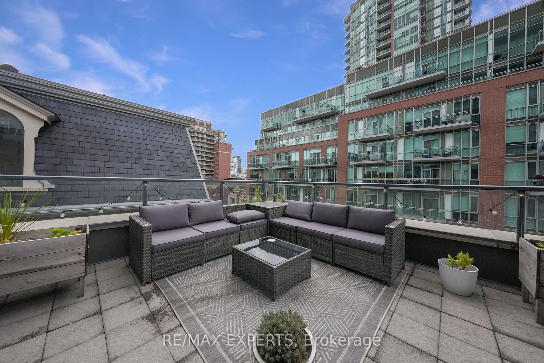 105 George St, #311