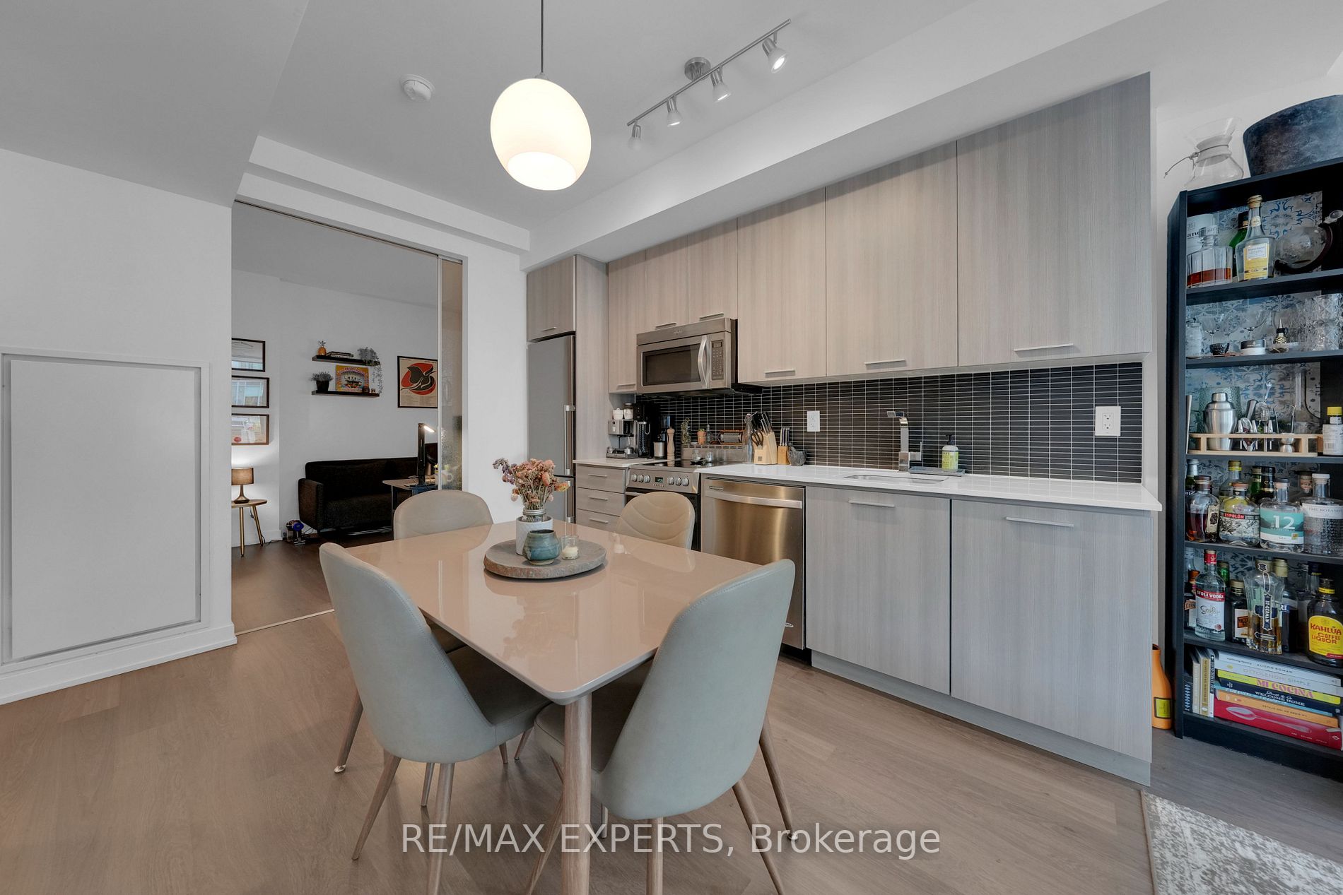 105 George St, #311