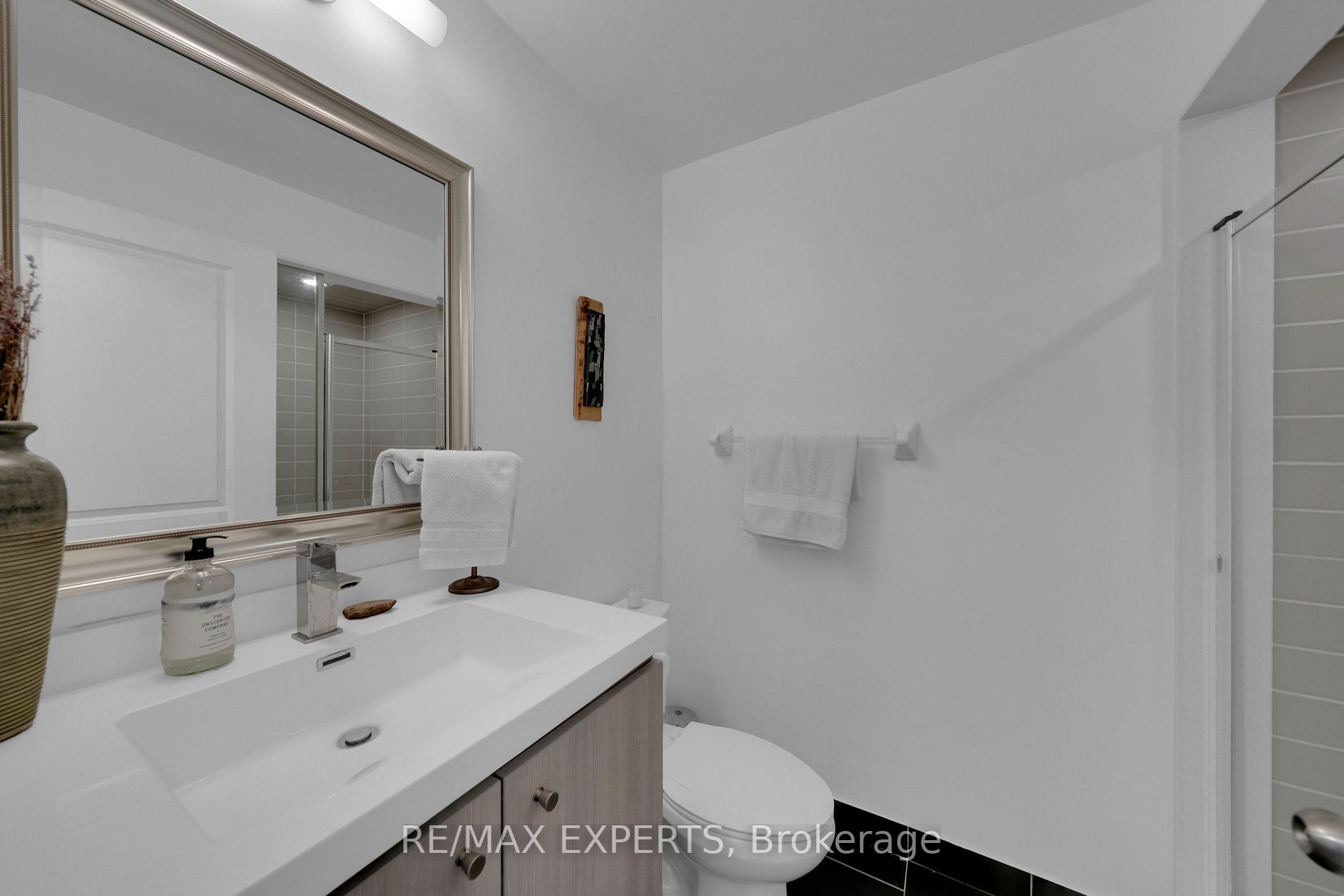 105 George St, #311