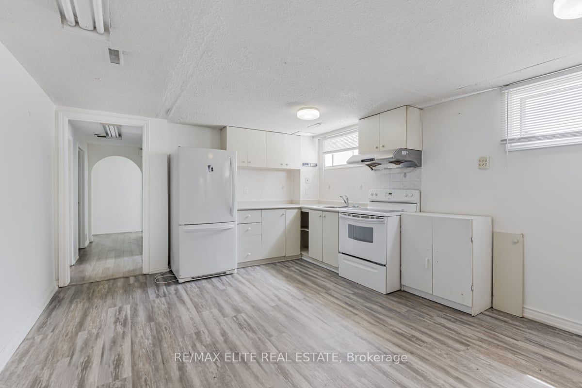 25 Navaho Dr