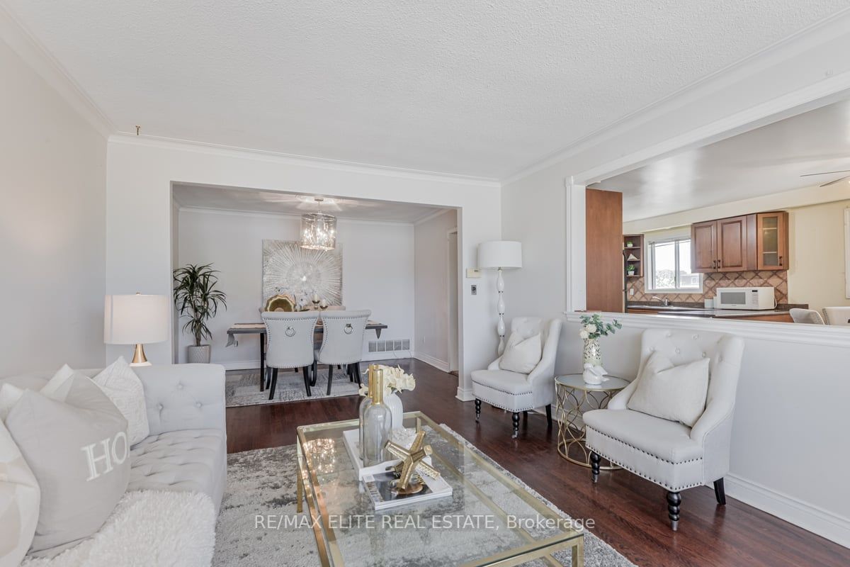 25 Navaho Dr