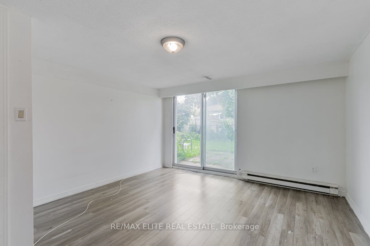 25 Navaho Dr