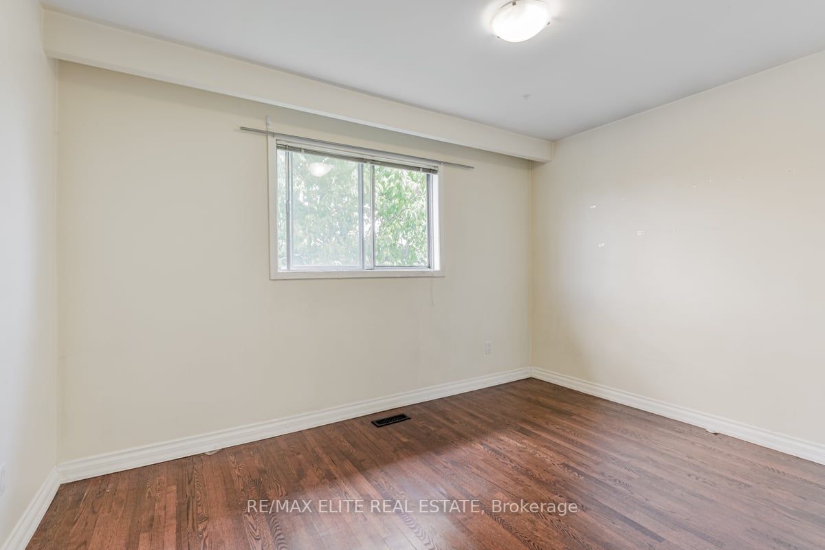 25 Navaho Dr