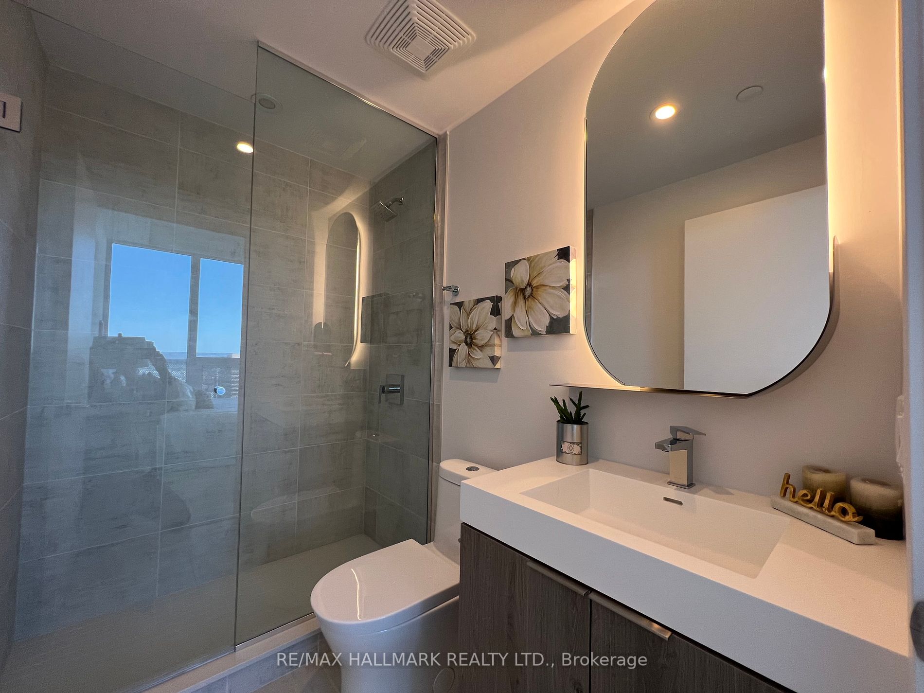 15 Holmes Ave, #3004