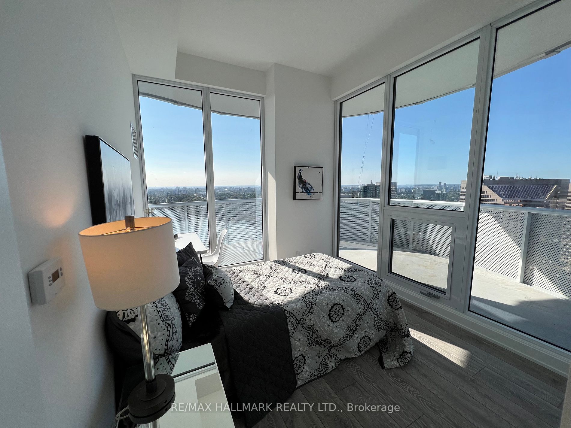 15 Holmes Ave, #3004