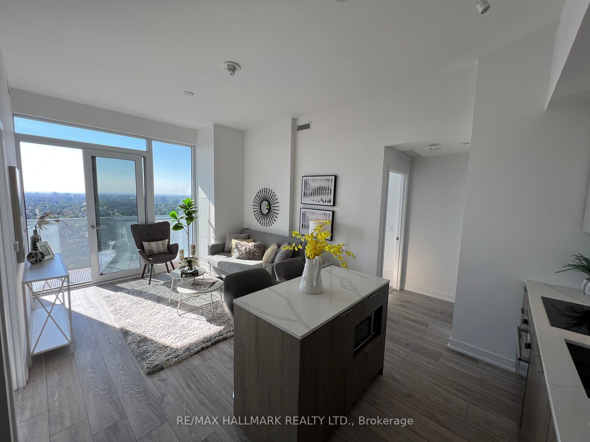 15 Holmes Ave, #3004