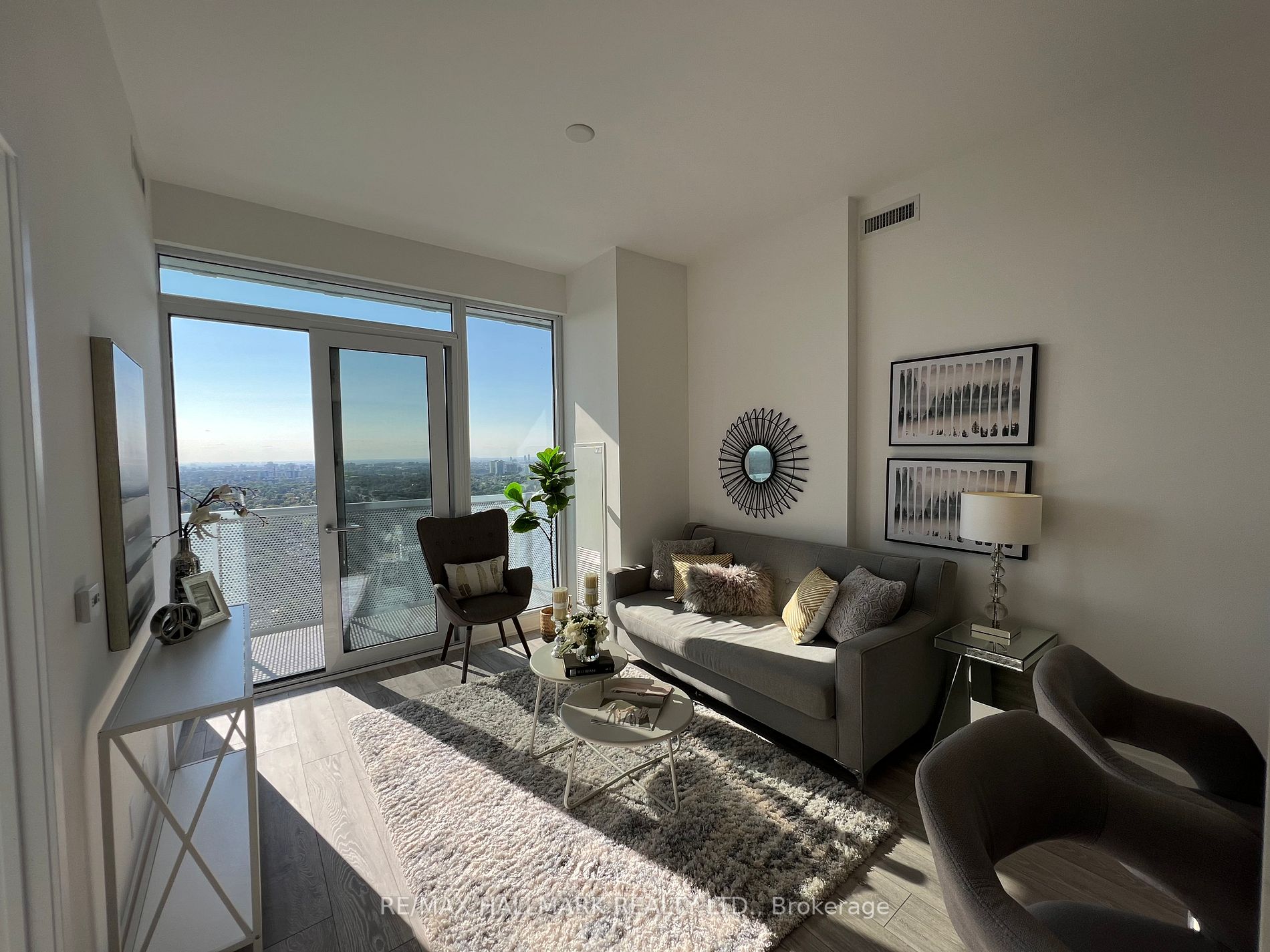 15 Holmes Ave, #3004