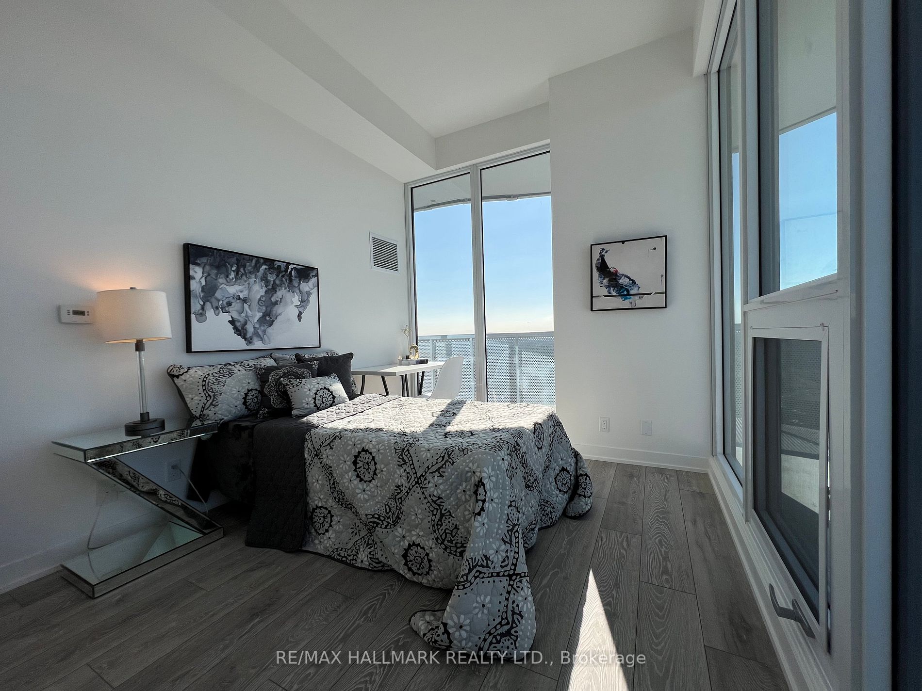 15 Holmes Ave, #3004