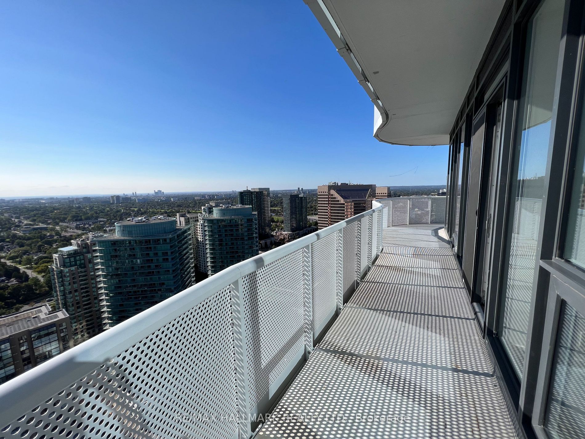 15 Holmes Ave, #3004