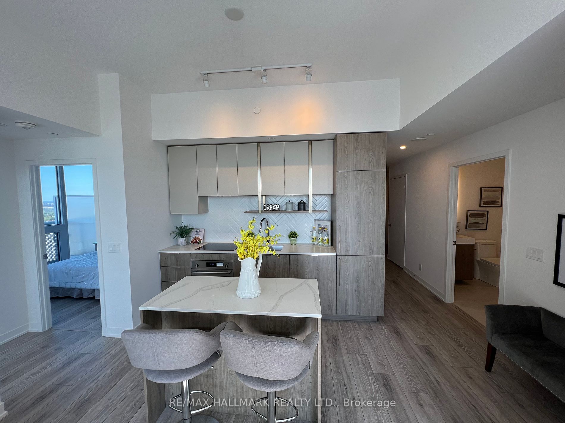 15 Holmes Ave, #3004