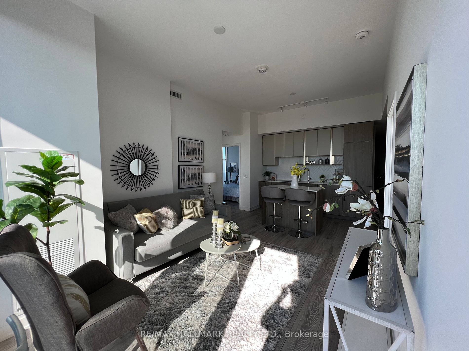 15 Holmes Ave, #3004