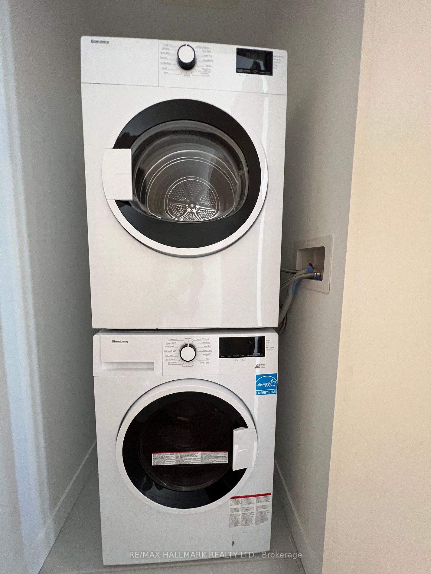 15 Holmes Ave, #3004