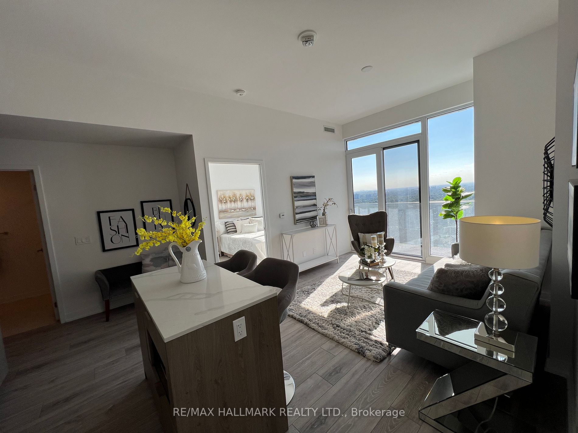 15 Holmes Ave, #3004