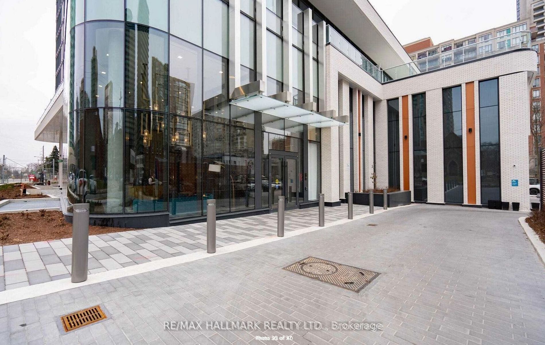 15 Holmes Ave, #3004