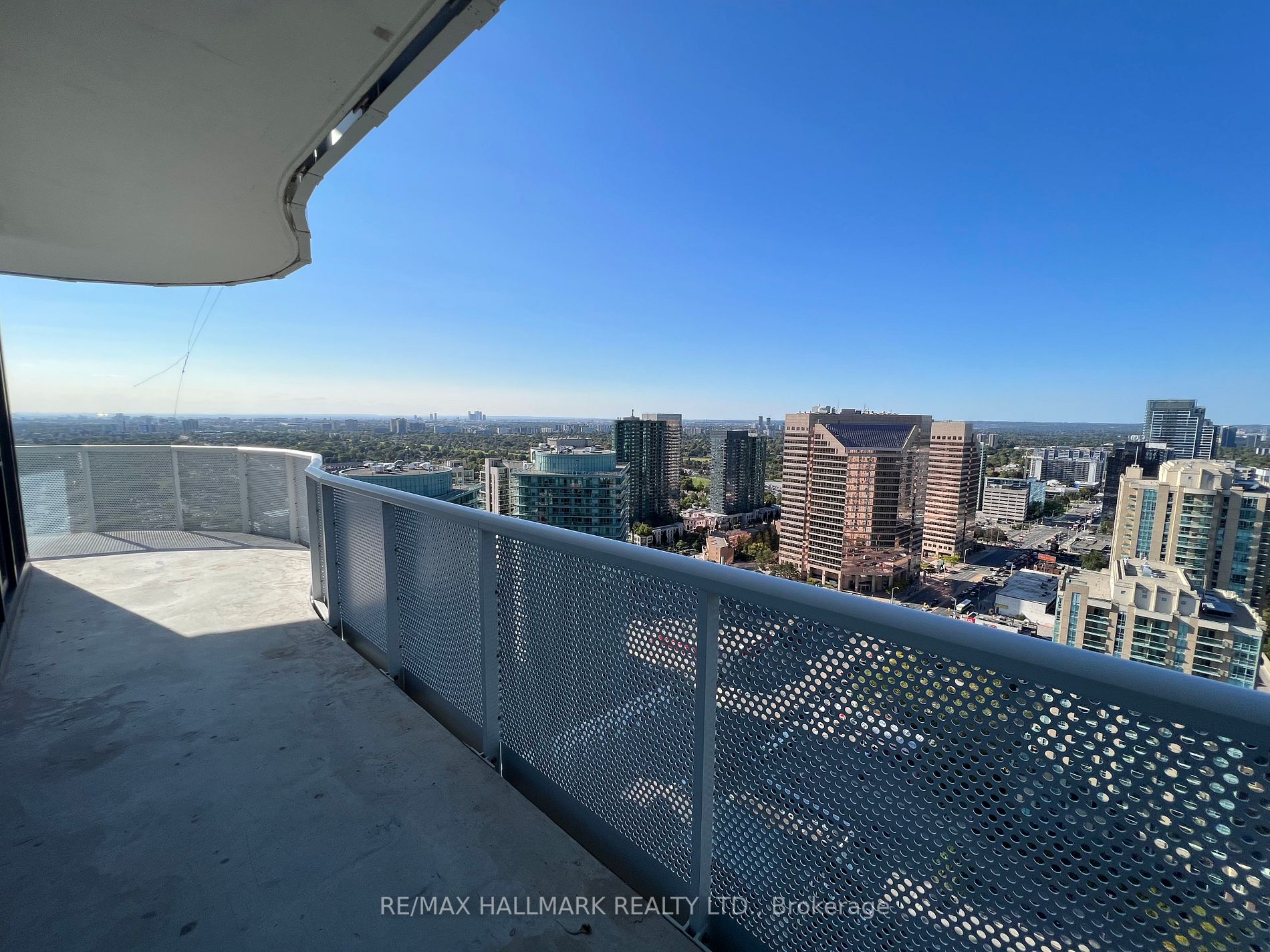 15 Holmes Ave, #3004