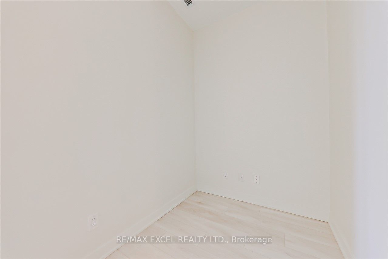 6 Sonic Way, #N312