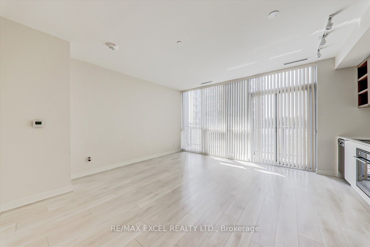 6 Sonic Way, #N312