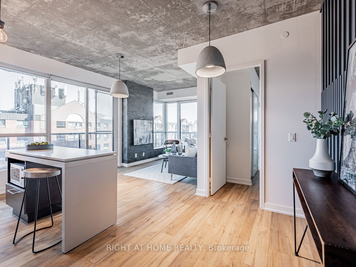1030 King St W, #727