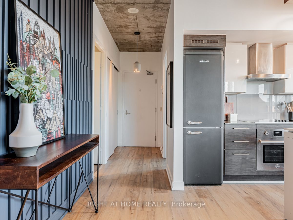 1030 King St W, #727