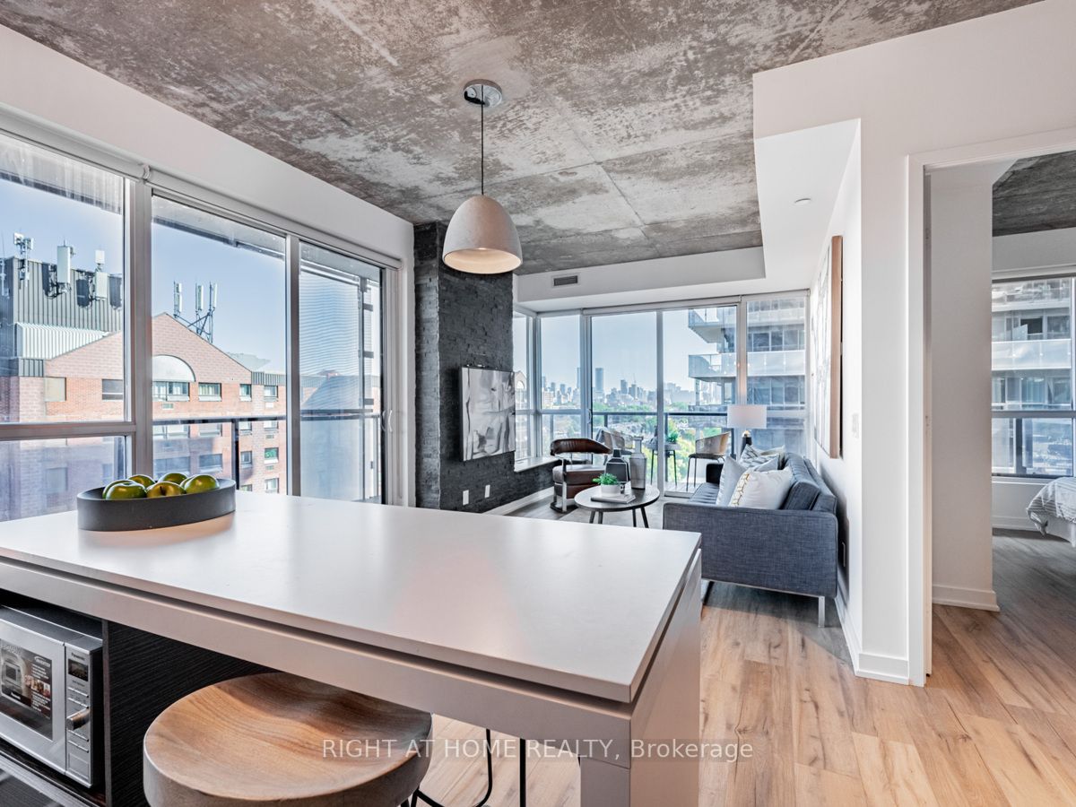 1030 King St W, #727