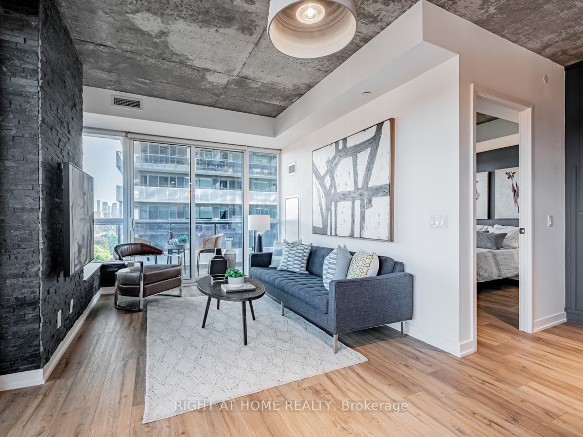 1030 King St W, #727