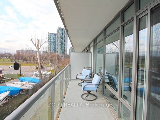 90 Stadium Rd, #325