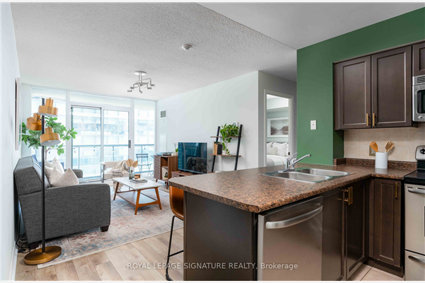 30 Grand Trunk Cres, Toronto