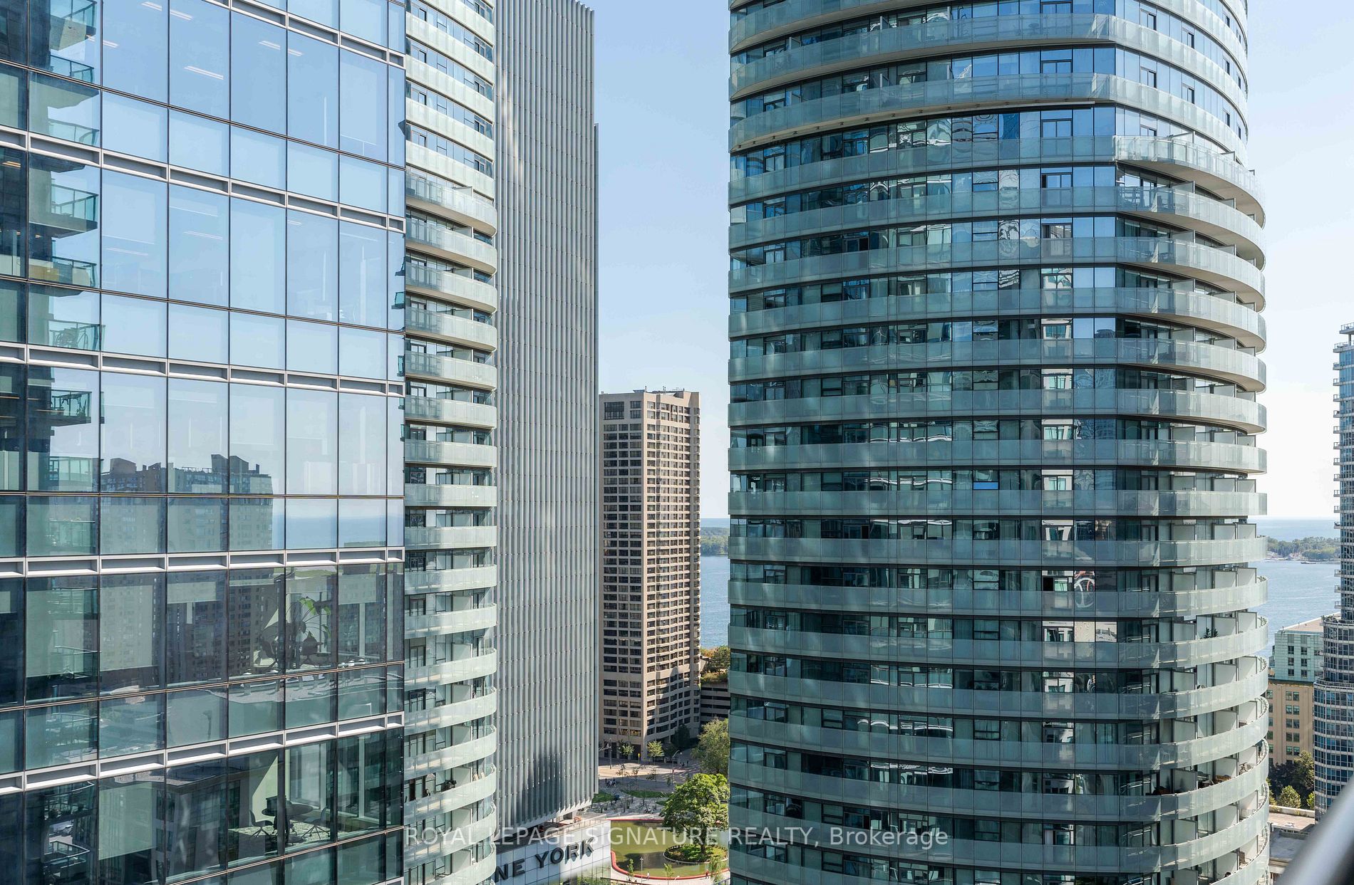 30 Grand Trunk Cres, #3007