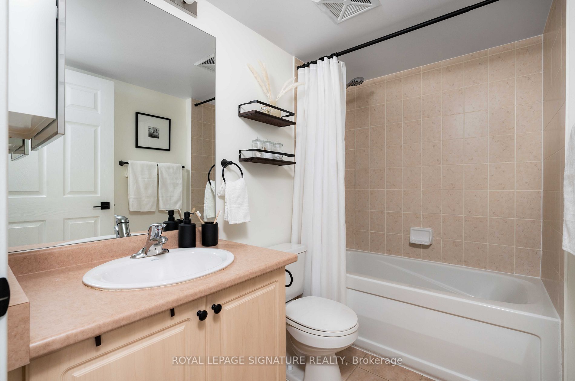 30 Grand Trunk Cres, #3007