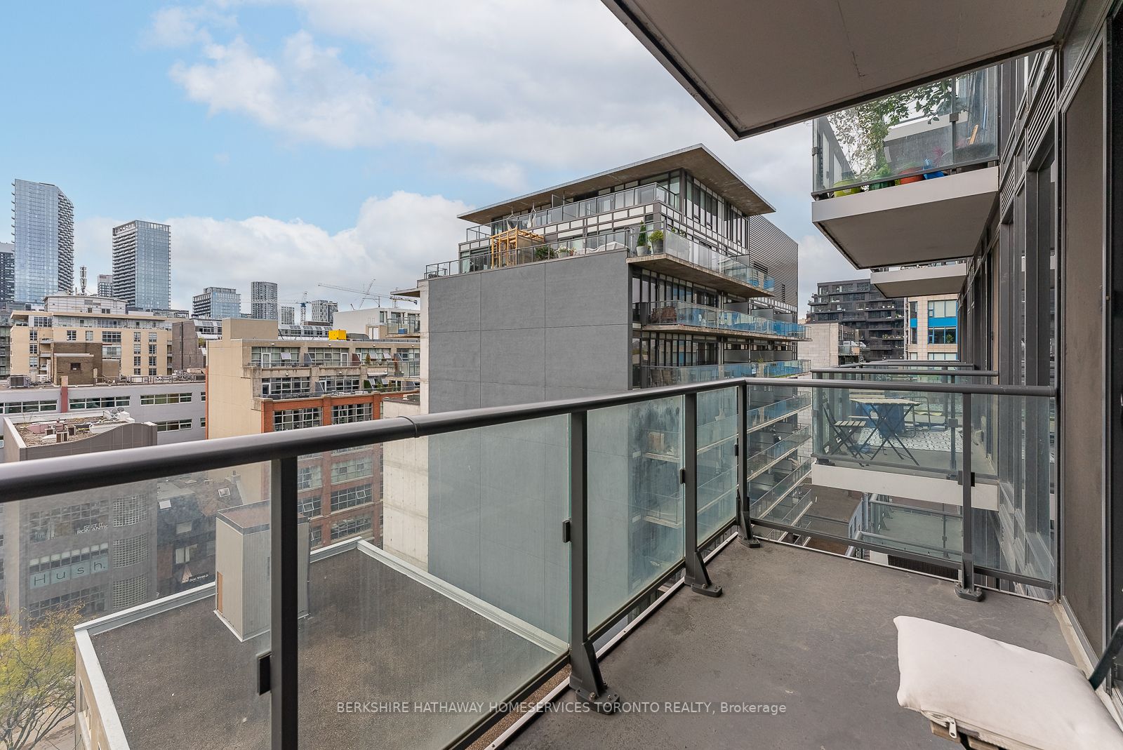 435 Richmond St W, #808