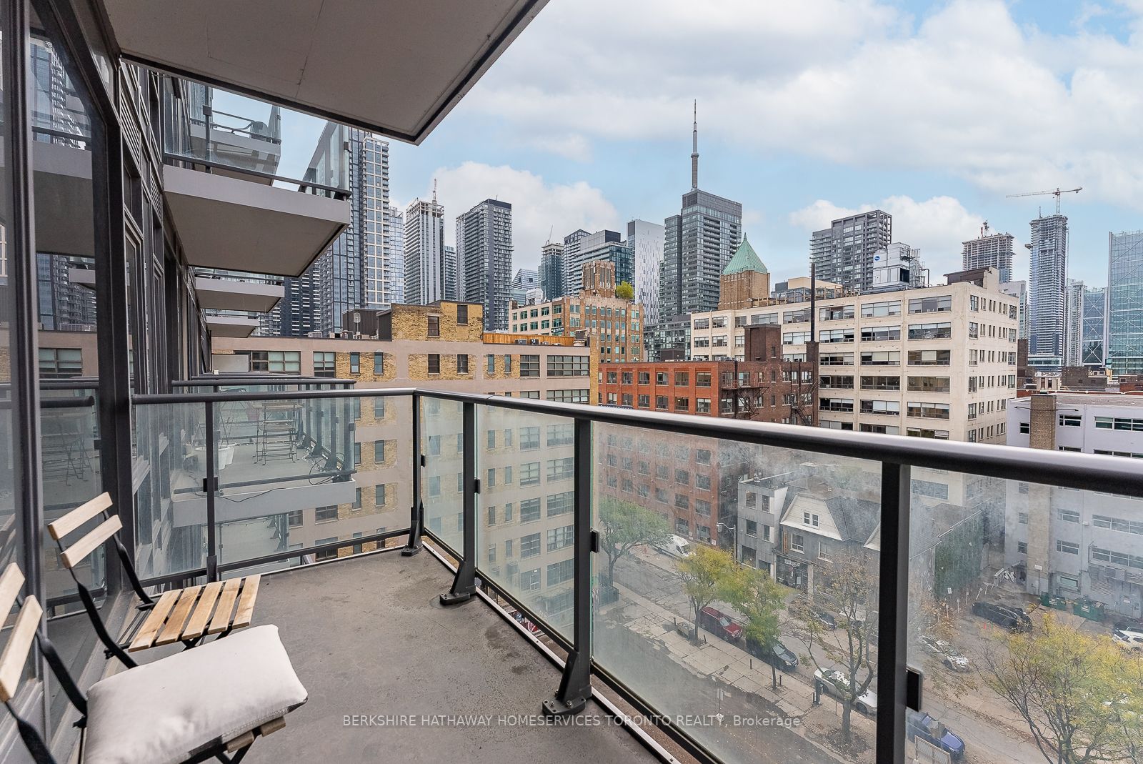 435 Richmond St W, #808