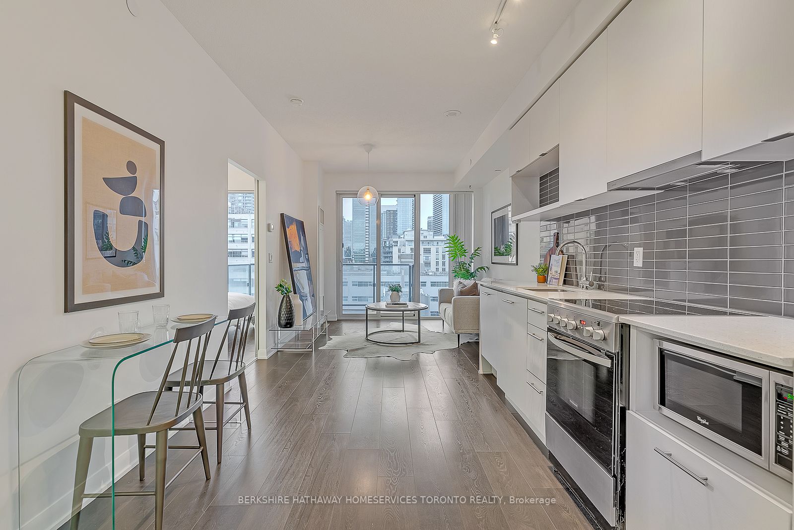 435 Richmond St W, #808